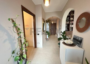 Hall / corridoio - Trilocale via Pascoli
 
32, Arcisate - foto 7