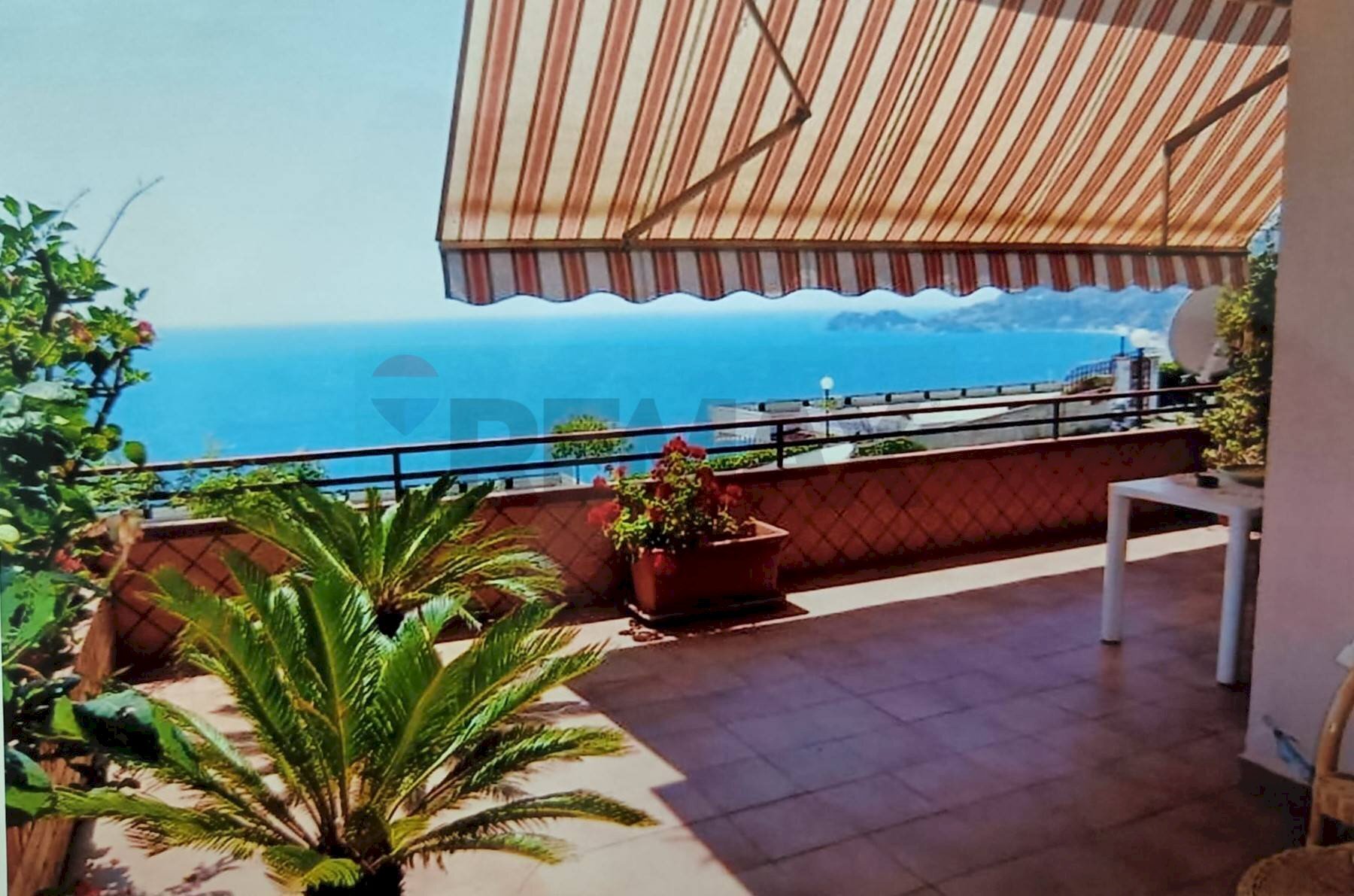 Balcone - Quadrilocale Contrada Sillemi
 
snc, Letojanni - foto 1