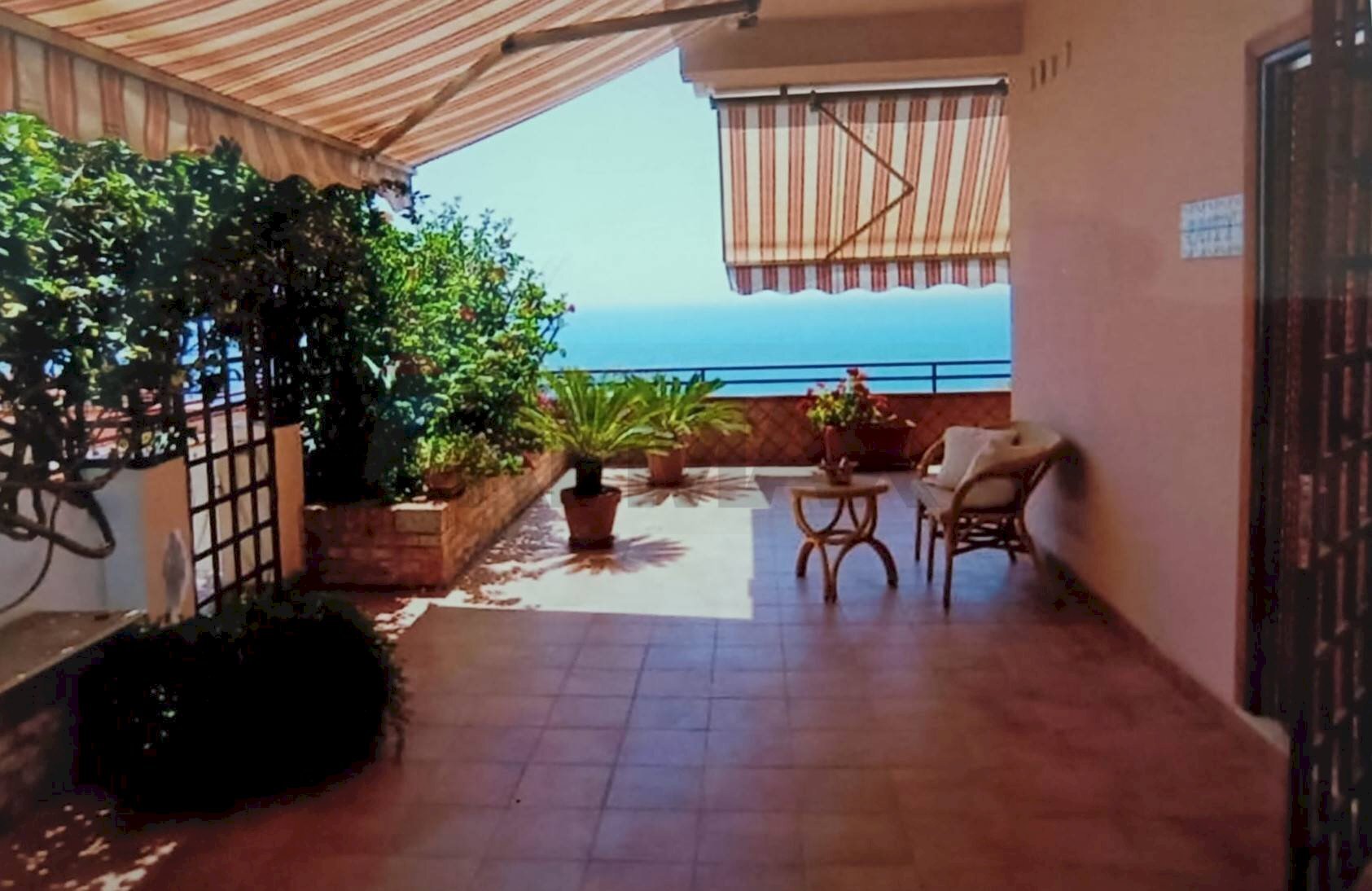 Terrazza - Quadrilocale Contrada Sillemi
 
snc, Letojanni - foto 2