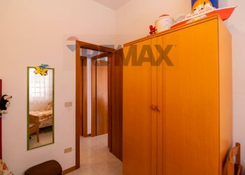 Camera / camera da letto - Quadrilocale Contrada Sillemi
 
snc, Letojanni - foto 12