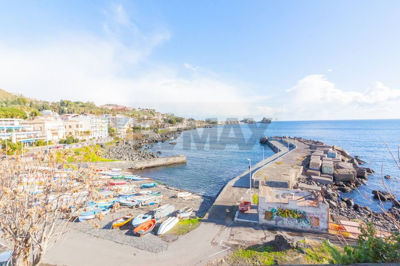 Vista dell\'acqua - Casa indipendente Via Vittorio Veneto
 
14, Aci Castello - foto 1