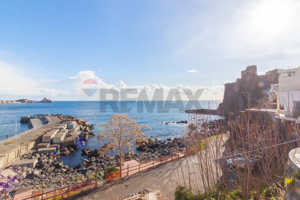 Vista dell\'acqua - Casa indipendente Via Vittorio Veneto
 
14, Aci Castello - foto 2
