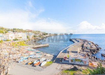 Vista dell\'acqua - Casa indipendente Via Vittorio Veneto
 
14, Aci Castello - foto 1