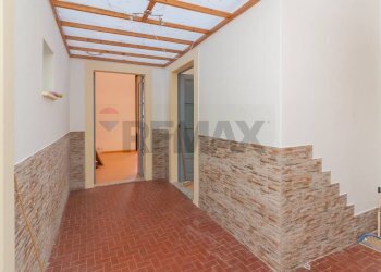 Hall / corridoio - Casa indipendente Via Vittorio Veneto
 
14, Aci Castello - foto 12