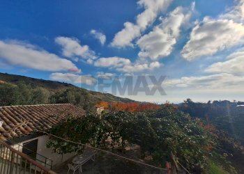 Edificio all\'aperto - Casa semi indipendente Via Castagne
 
snc, Piedimonte Etneo - foto 5