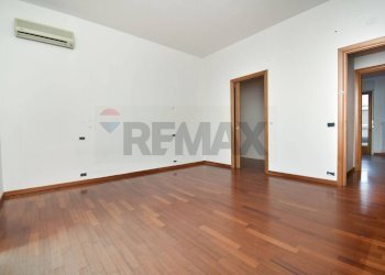 Stanza vuota - Appartamento Corso Lombardia
 
87, Giarre - foto 30