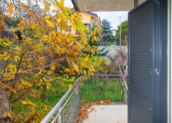 Balcone - Villa Via Gian Lorenzo Bernini
 
12, Trecastagni - foto 9