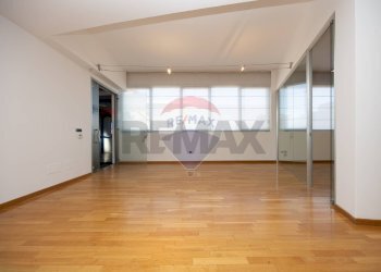 Stanza vuota - Office VIA MATTEOTTI
 
66, Cinisello Balsamo - photo 2