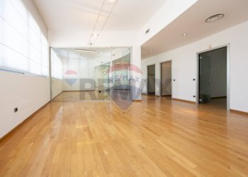 Stanza vuota - Office VIA MATTEOTTI
 
66, Cinisello Balsamo - photo 4