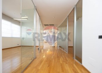 Hall / corridoio - Office VIA MATTEOTTI
 
66, Cinisello Balsamo - photo 9