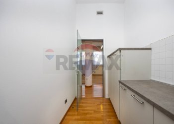 Hall / corridoio - Office VIA MATTEOTTI
 
66, Cinisello Balsamo - photo 20