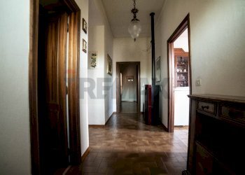 Hall / corridoio - Casa semi indipendente VIA ARETINA
 
50, Poppi - foto 8