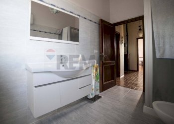 Bagno - Casa semi indipendente VIA ARETINA
 
50, Poppi - foto 17