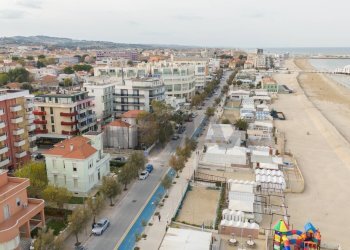 Edificio all\'aperto - Casa semi indipendente Lungomare Dante Alighieri
 
40, Senigallia - foto 8