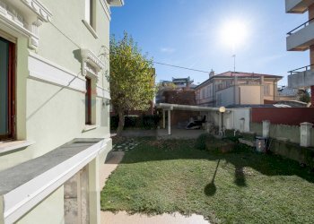 Giardino - Casa semi indipendente Lungomare Dante Alighieri
 
40, Senigallia - foto 27