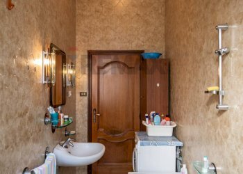 Bagno - Casa semi indipendente Lungomare Dante Alighieri
 
40, Senigallia - foto 50