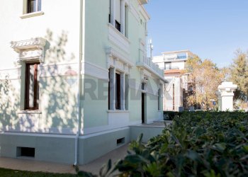 Edificio all\'aperto - Casa semi indipendente Lungomare Dante Alighieri
 
40, Senigallia - foto 60