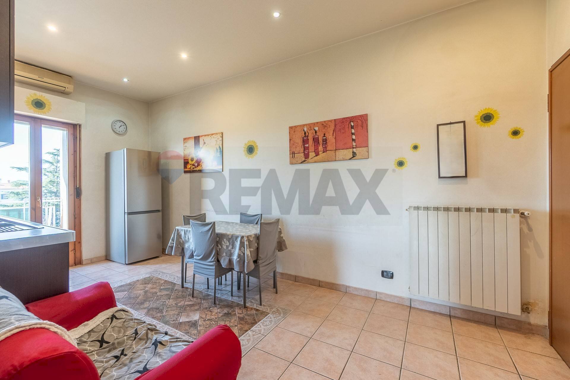 Sala da pranzo - Trilocale via Dell'Acqua Vergine
 
211, Roma - foto 2