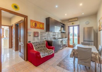 Sala da pranzo - Trilocale via Dell'Acqua Vergine
 
211, Roma - foto 3