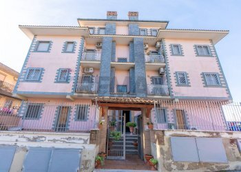 Edificio all\'aperto - Trilocale via Dell'Acqua Vergine
 
211, Roma - foto 33