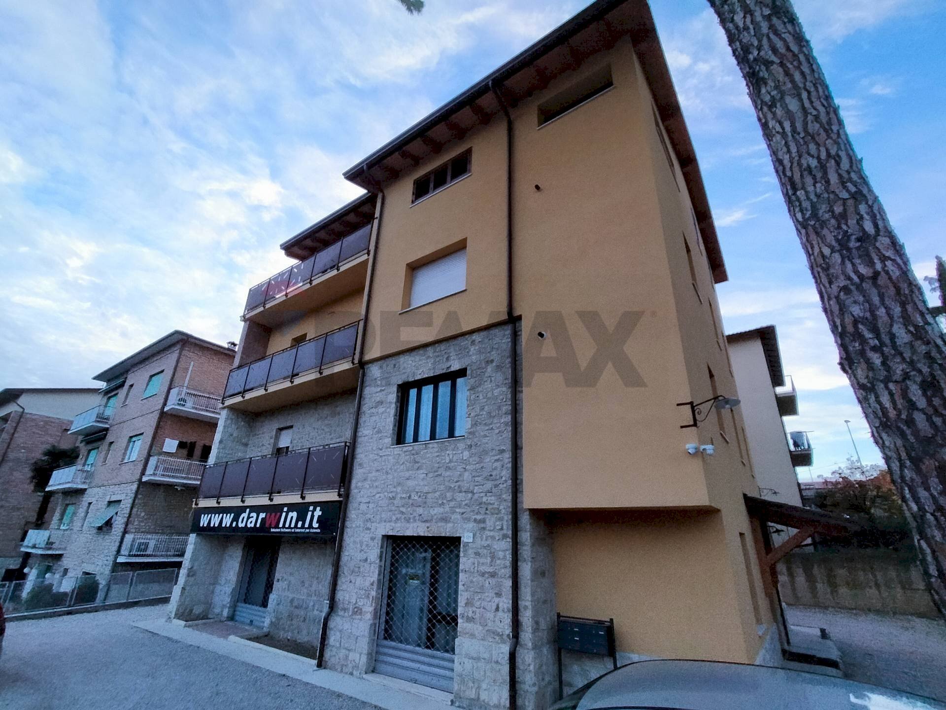 Edificio all\'aperto - Ufficio Via Della Madonna Alta
 
129, Perugia - foto 3