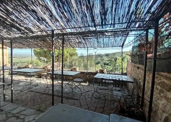 Balcone - Locale Commerciale Largo Santa Maria
3, Paciano - foto 3