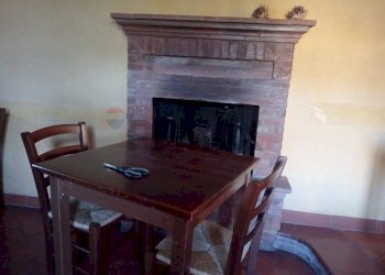 Sala da pranzo - Locale Commerciale Largo Santa Maria
3, Paciano - foto 9