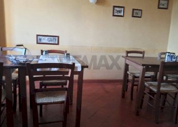 Sala da pranzo - Locale Commerciale Largo Santa Maria
3, Paciano - foto 20