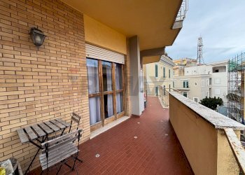 Balcone - Trilocale OBERDAN FRATINI
 
SN, Anzio - foto 33