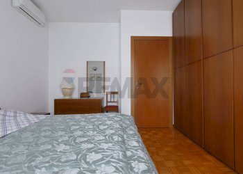 Camera / camera da letto - Villa via Manara
 
4, Lesmo - foto 34