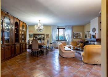Sala da pranzo - Villa a Schiera via peucher
 
3, Besana in Brianza - foto 4