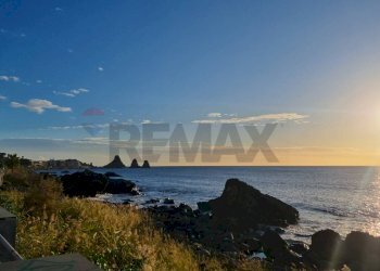 Vista dell\'acqua - Magazzino Via Fornace
 
49, Aci Castello - foto 1