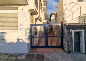 Edificio all\'aperto - Magazzino Via Fornace
 
49, Aci Castello - foto 3