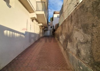 Edificio all\'aperto - Magazzino Via Fornace
 
49, Aci Castello - foto 4