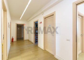 Hall / corridoio - Ufficio VIALE SANTA PANAGIA
141, Siracusa - foto 10