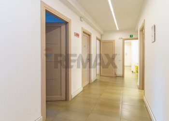 Hall / corridoio - Ufficio VIALE SANTA PANAGIA
141, Siracusa - foto 11