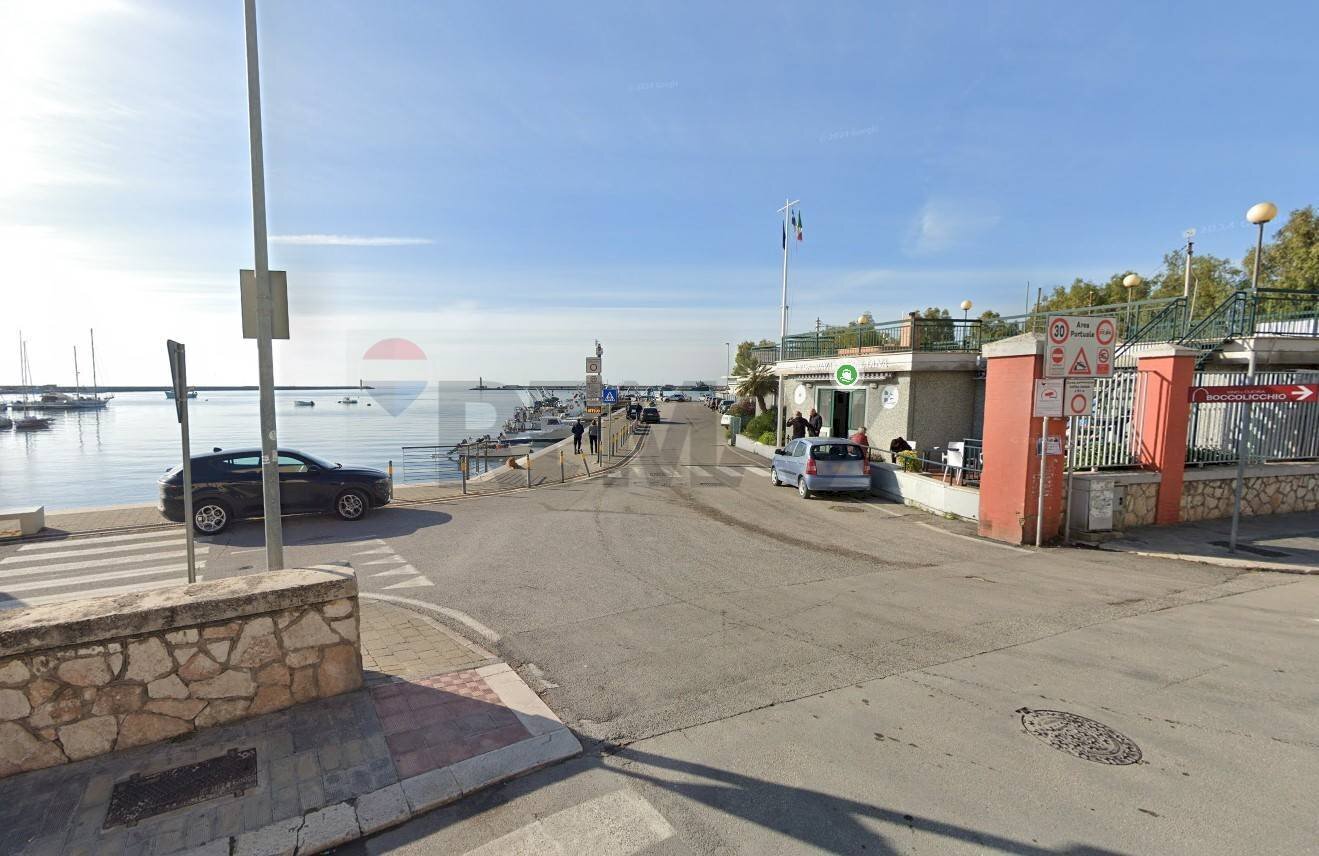 Edificio all\'aperto - Laboratorio Lungomare Sauro, Manfredonia - foto 1