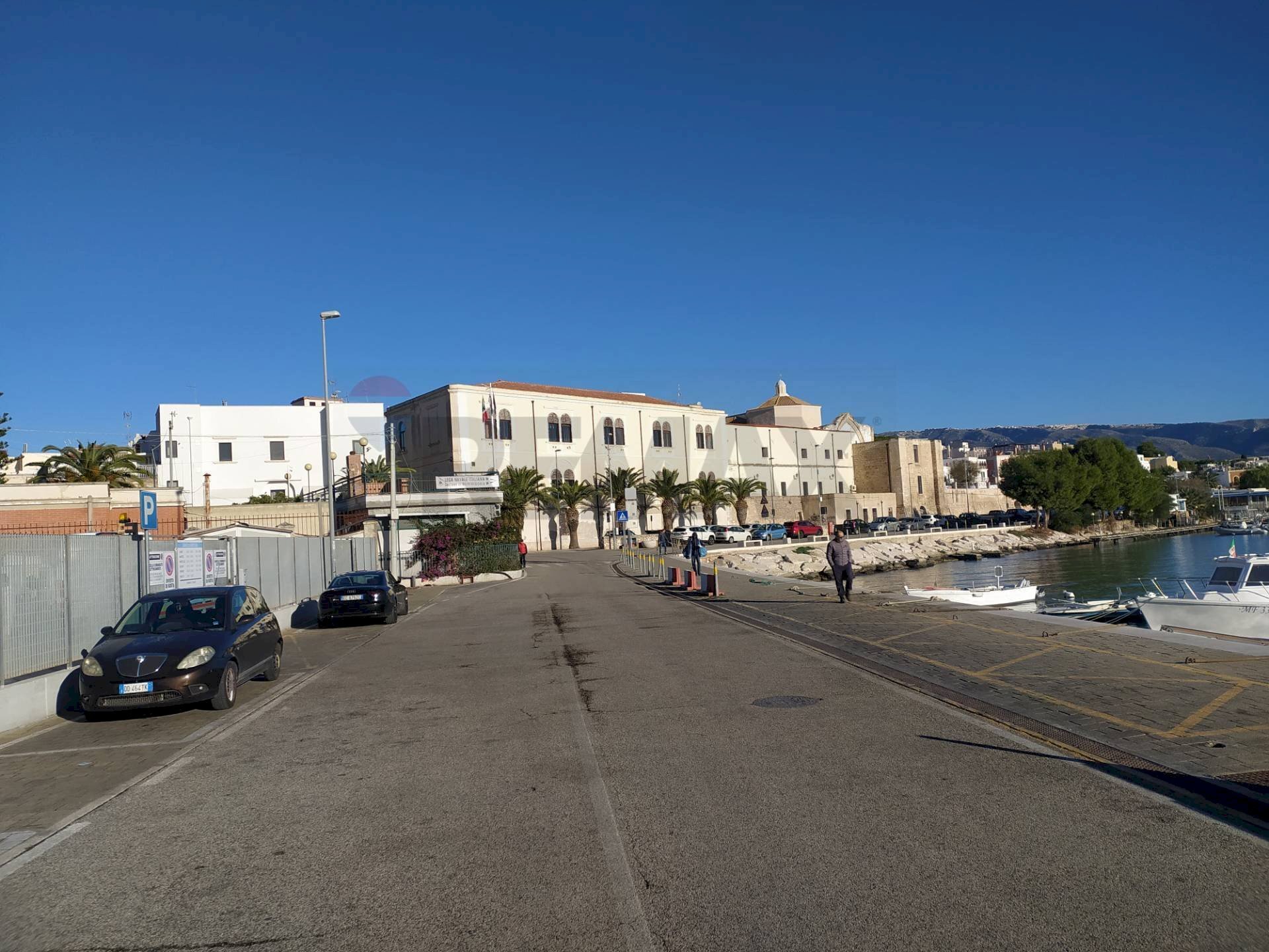 Edificio all\'aperto - Laboratorio Lungomare Sauro, Manfredonia - foto 3