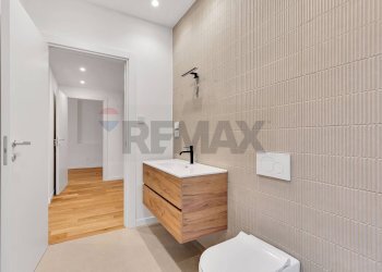 Bagno - Three-room apartment via federico jarach
 
1, Milano - photo 9