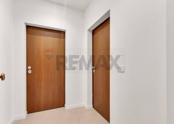 Hall / corridoio - Two-room apartment via federico jarach
 
1, Milano - photo 15
