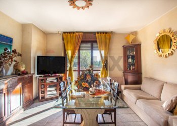 Soggiorno - Trilocale Via Abruzzi
 
36, Segrate - foto 3