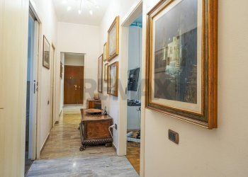 Hall / corridoio - Trilocale Via Antonio Locatelli
 
29, Bergamo - foto 34