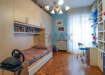 Camera / camera da letto - Trilocale Via Antonio Locatelli
 
29, Bergamo - foto 35