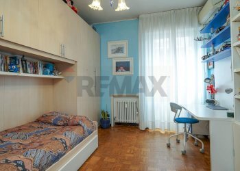 Camera / camera da letto - Trilocale Via Antonio Locatelli
 
29, Bergamo - foto 37