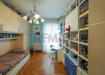 Camera / camera da letto - Trilocale Via Antonio Locatelli
 
29, Bergamo - foto 40