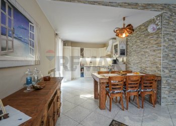 Sala da pranzo - Trilocale via Bergamina
 
6, Ranica - foto 7