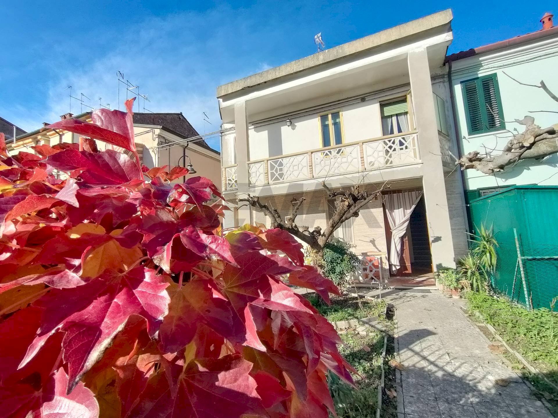 Casa all\'aperto - Casa semi indipendente piazzetta piave
 
1, Copparo - foto 1