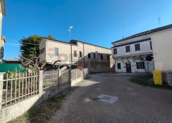 Edificio all\'aperto - Casa semi indipendente piazzetta piave
1, Copparo - foto 6