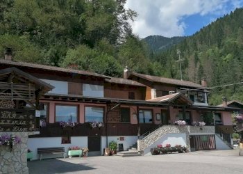 Casa all\'aperto - Locale Commerciale Via Conte
 
42, Lamon - foto 1