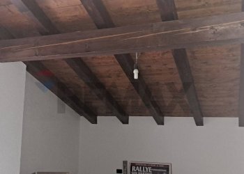 Stanza vuota - Locale Commerciale Via Conte
 
42, Lamon - foto 15